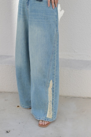 Side Distressed Wide Leg Denim  / BLUE
