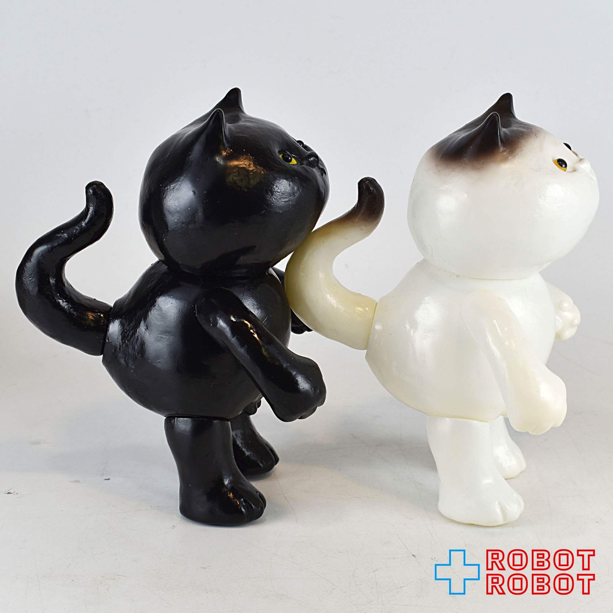 ナガモトマイ フテネコ 猫ソフビ 猫式 ver 2体セット | ROBOTROBOT ナガモトマイ フテネコ 猫ソフビ 猫式 ver 2体セット | ROBOTROBOT