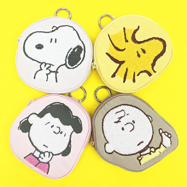 スヌーピー チャーリーブラウン ダイカット刺繍パスポーチ SNOOPY