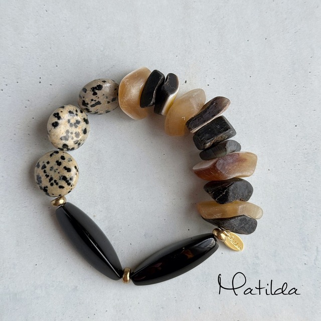 The 'Matilda' bracelet（ブラック×ブラウン）