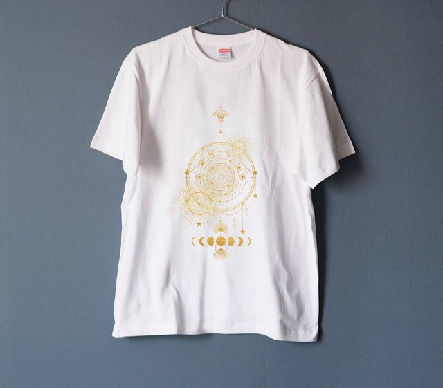 天体観測・月の満ち欠け Tシャツ ゴールド WHITE（men&women）