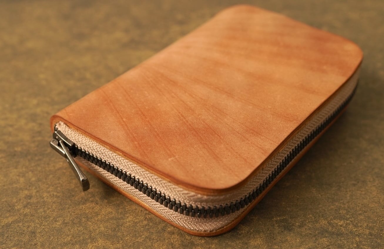 NAGI round zip wallet MID コードヴァン ナチュラル | una