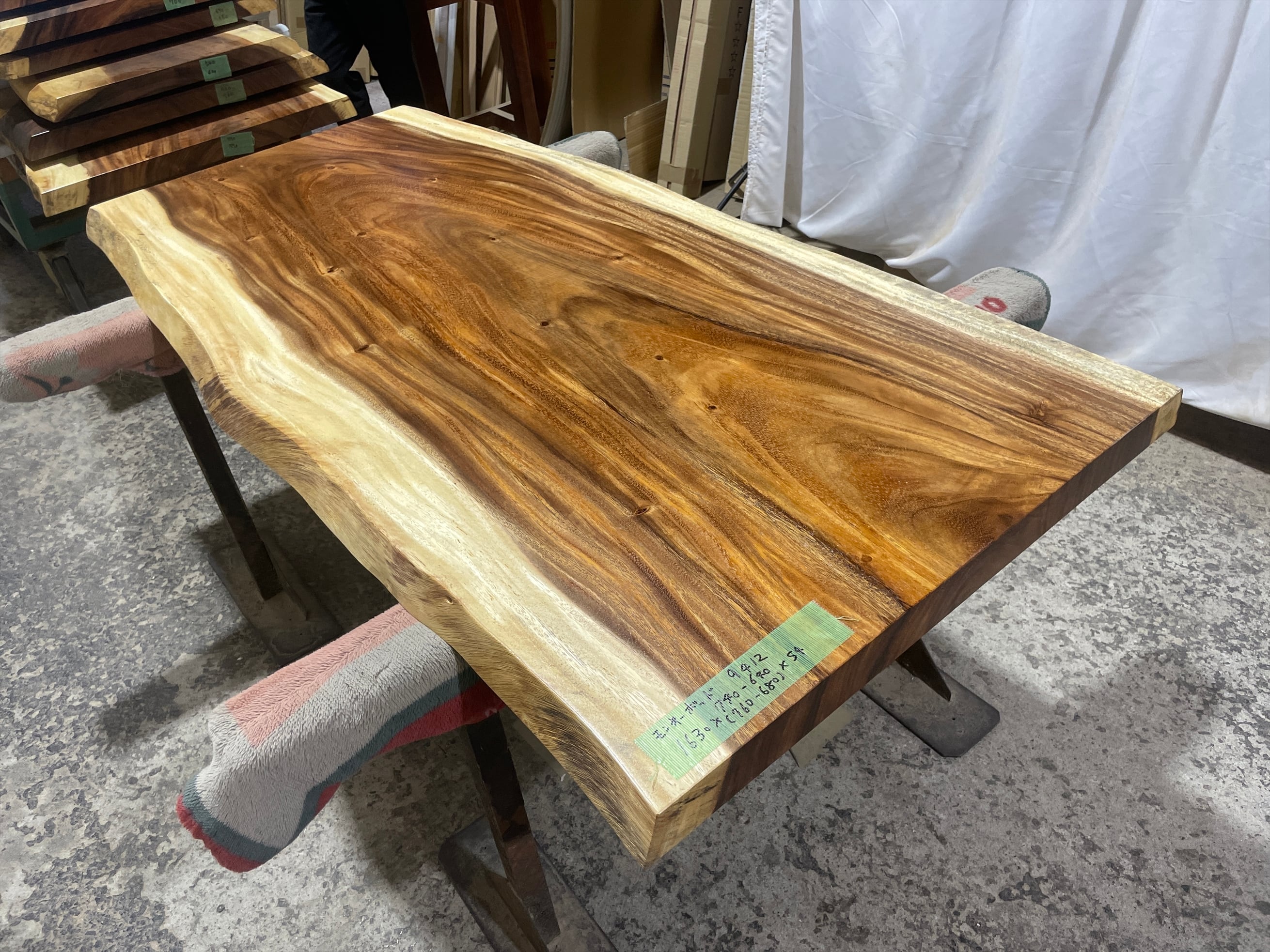 モンキーポッド9412 一枚板無垢 乾燥材 1630x740-640x54mm カウンター センターテーブル ダイニングテーブル