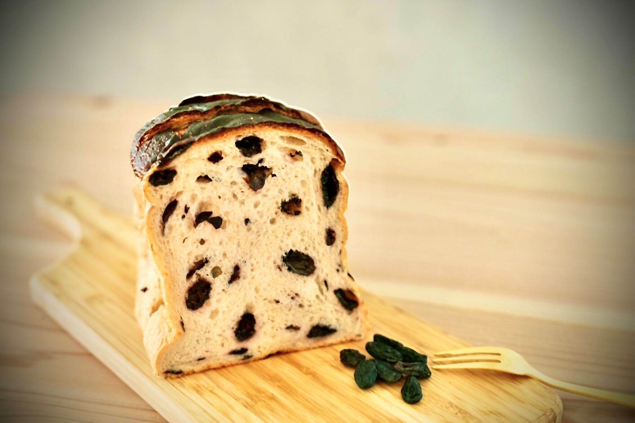 幸せのレーズン食ぱん 1斤 | 幸せの BONSAI The Bake Shop