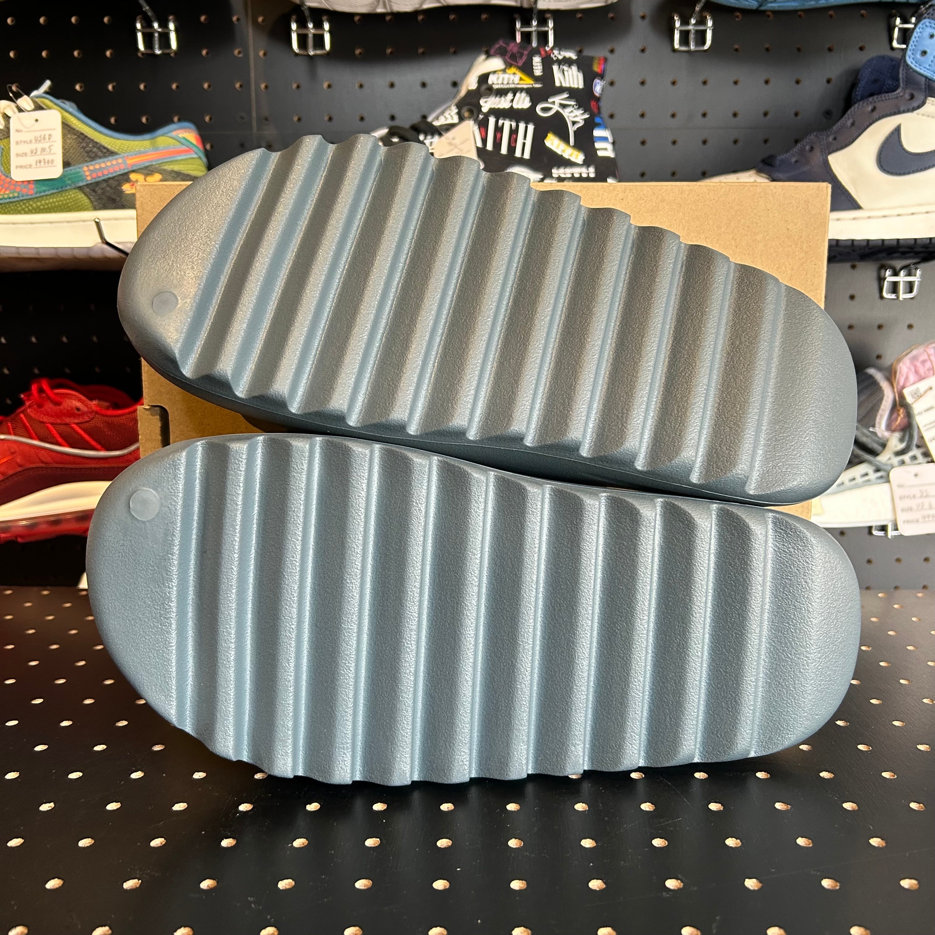 adidas YEEZY Slide 