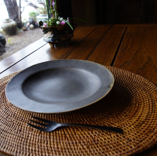 サビ釉　ダ円リム皿