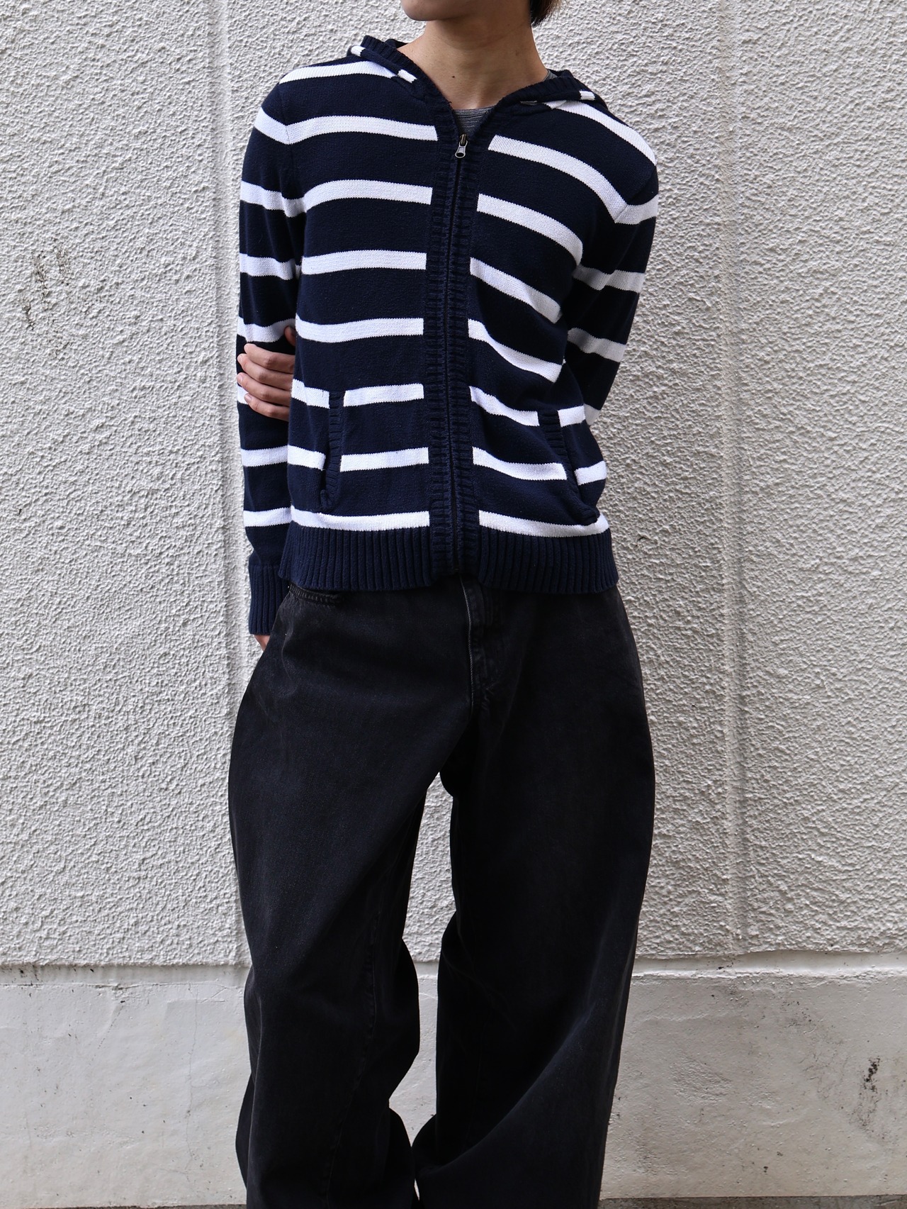 border zip up hoodie