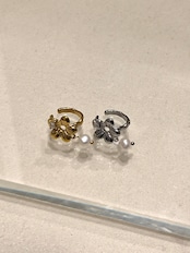 Flower earcuff