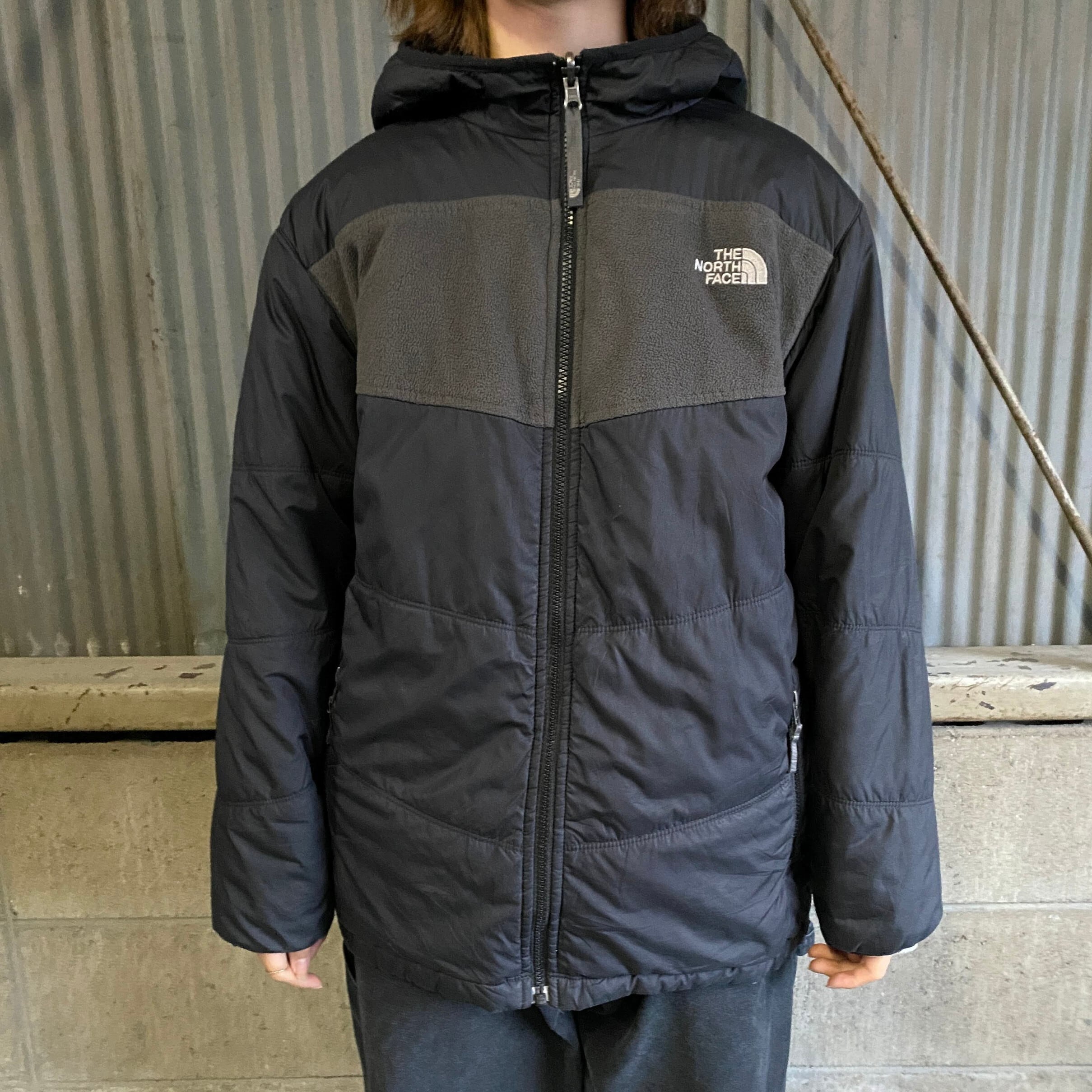 THE NORTH FACE リバーシブル フリース ナイロンパーカー ボーイズL 古着 キッズ ザ ノースフェイス アウトドアジャケット 黒  ブラック【フリースジャケット】【cs2212-15a】 | cave 古着屋【公式】古着通販サイト