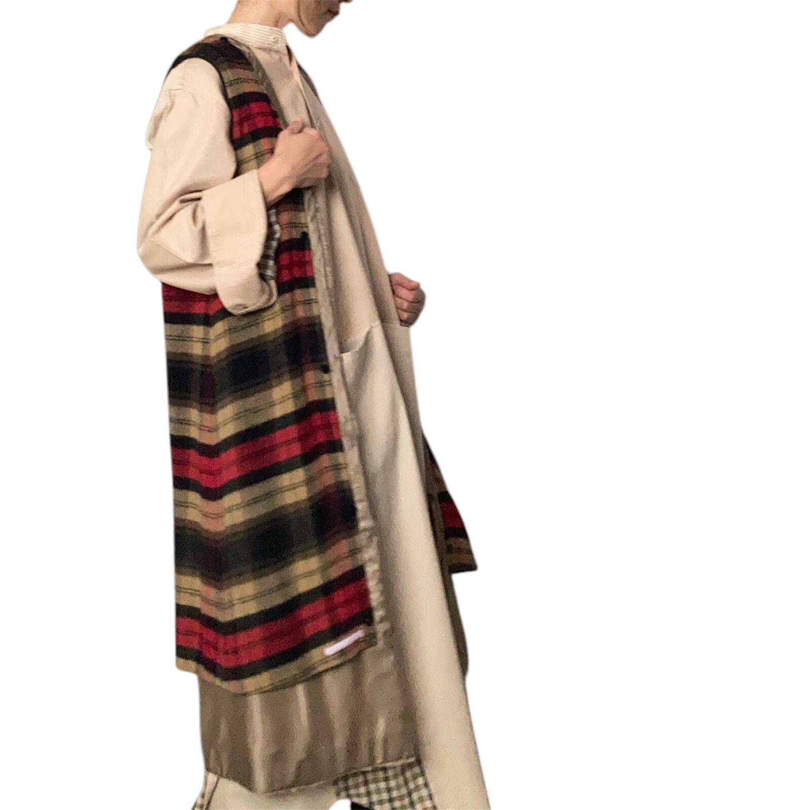 ZOZOTTE リメイクリバーシブルロングベスト/ベージュファー&レッド系チェック柄