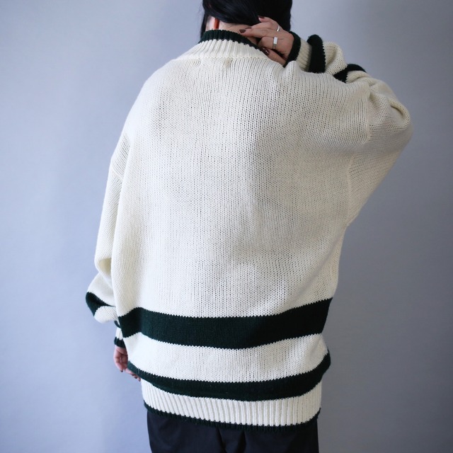 "特殊部隊" border line and human graphic design loose silhouette mock neck sweater