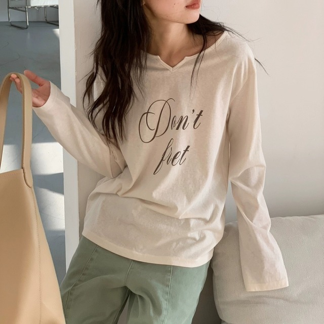 キーネック英字プリントTシャツ　　0622