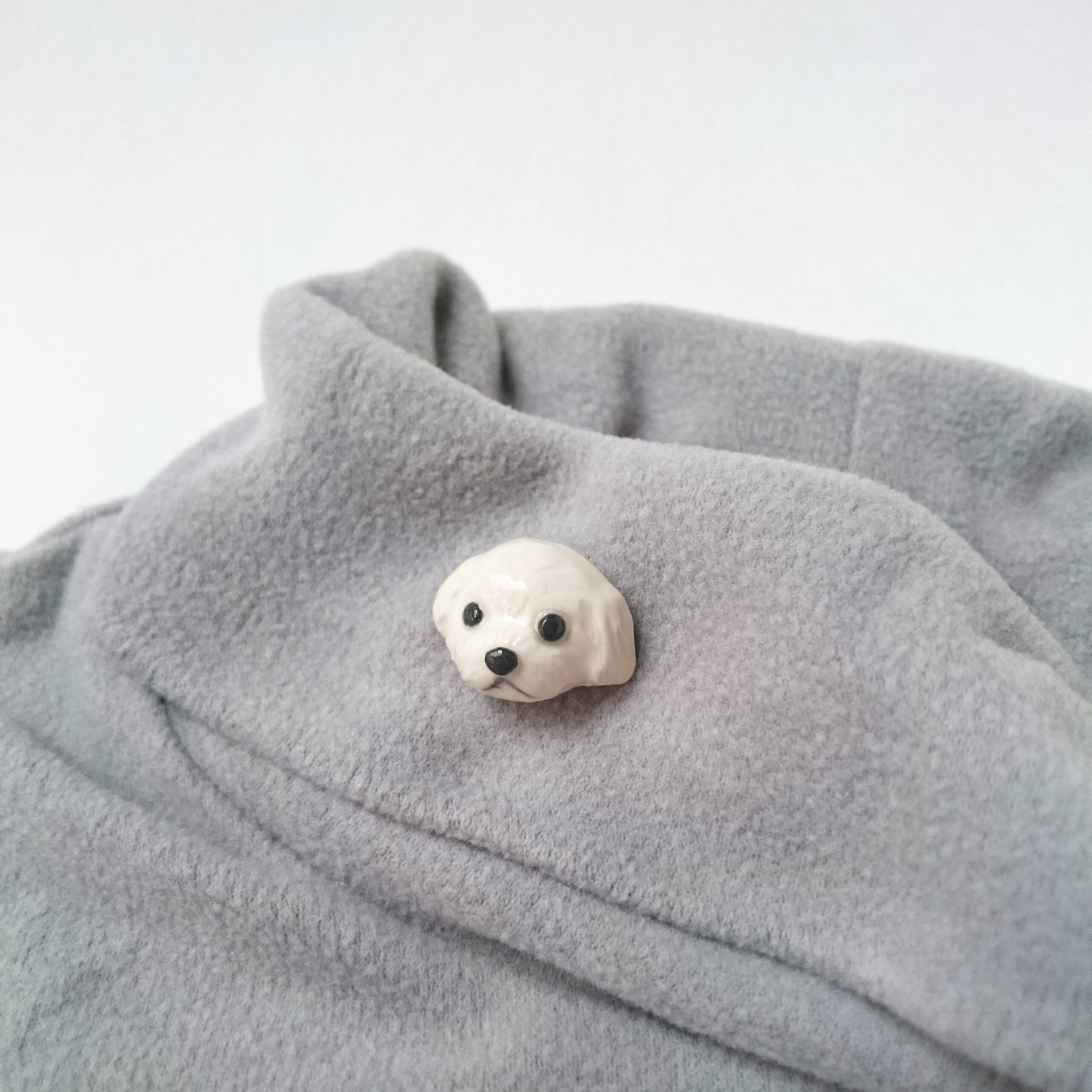マルチーズのピンバッチ