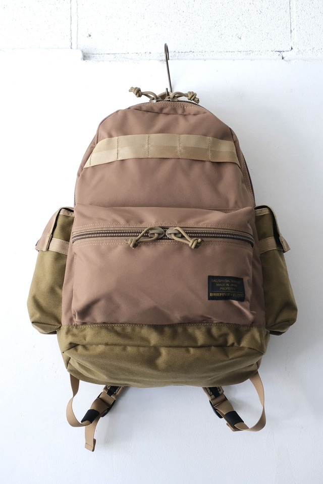 BRIEFING × FUJITO Expedition Pack　Coyote