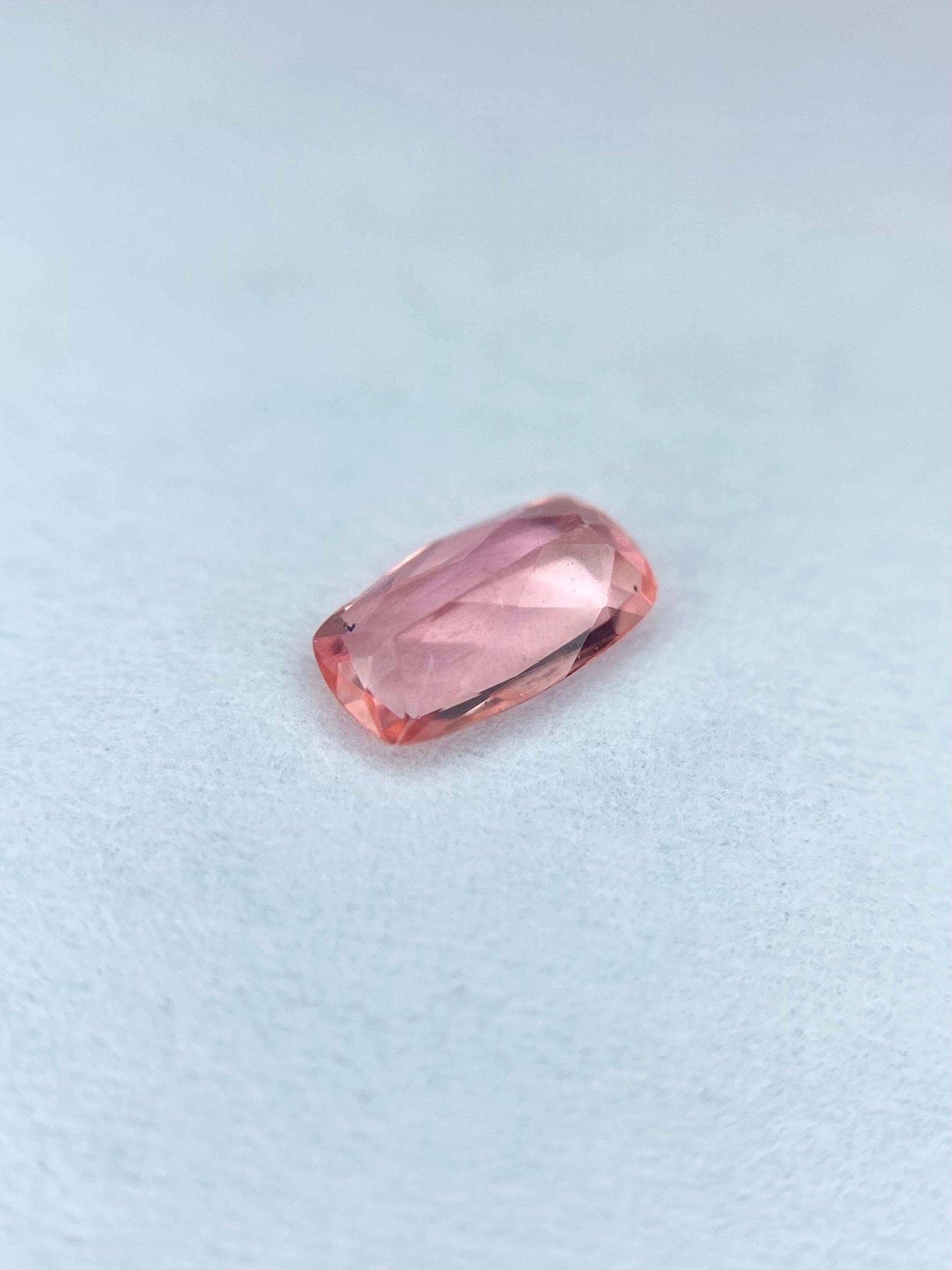 稀少石】【外縁部凹みあり】ヴェイリネナイト 0.247ct ルース 稀少石】【外縁部凹みあり】ヴェイリネナイト 0.247ct ルース