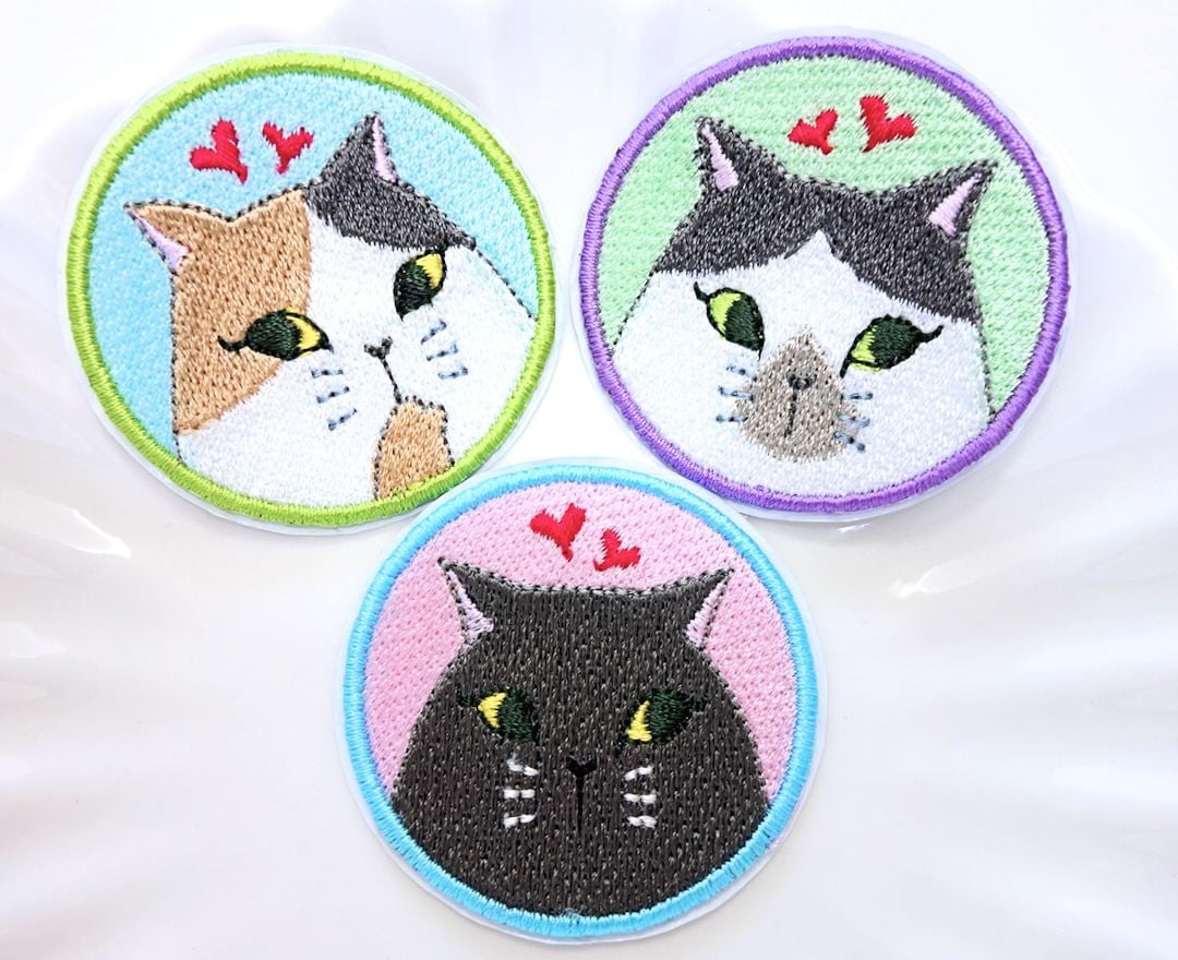 シールにもなる猫の刺繍ワッペン◆丸型　pucchi（ぷっち）