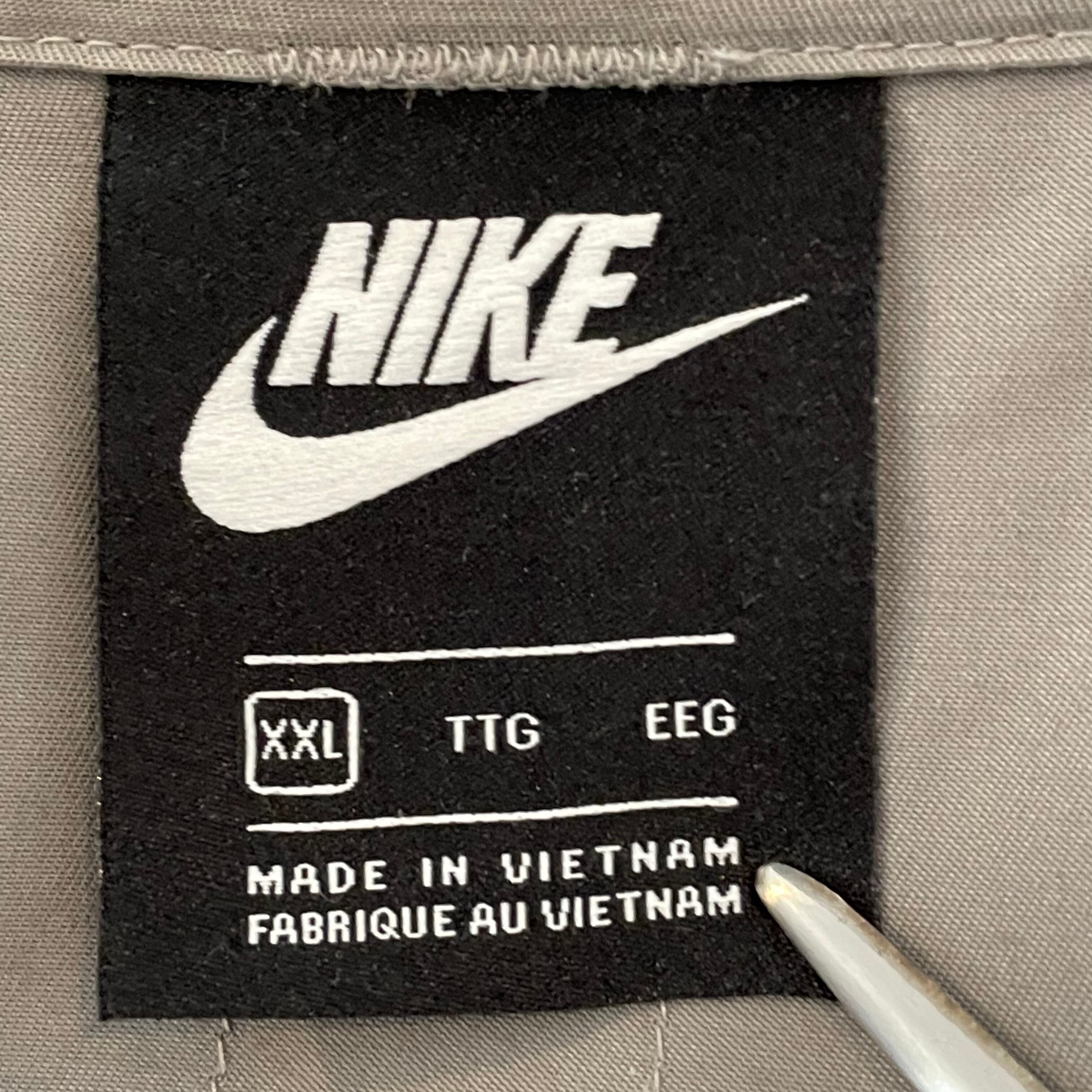 《レア》ナイキ NIKE★ナイロンジャケット XL★刺繍ロゴ ビッグサイズ