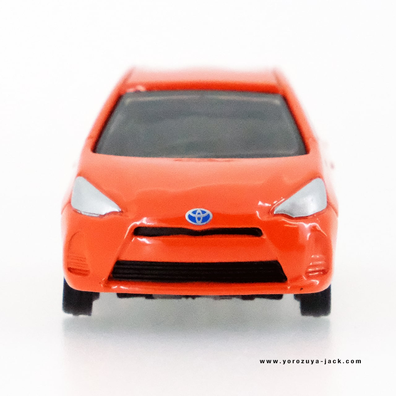 トミカ 98 トヨタ アクア #10392569 | よろずやジャック