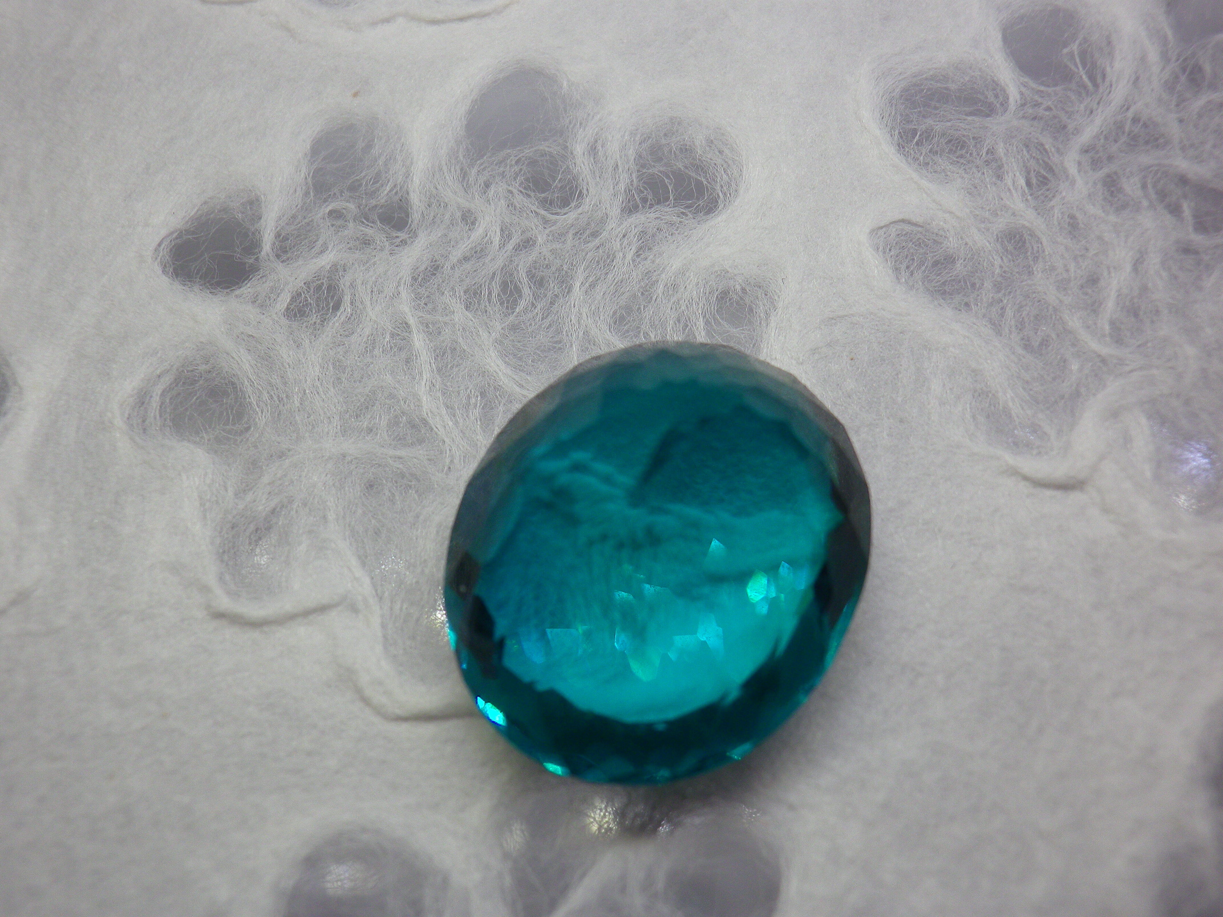 シンセティックトルマリン パライバカラー1 8 . 9 5 ct タイ産 #4414