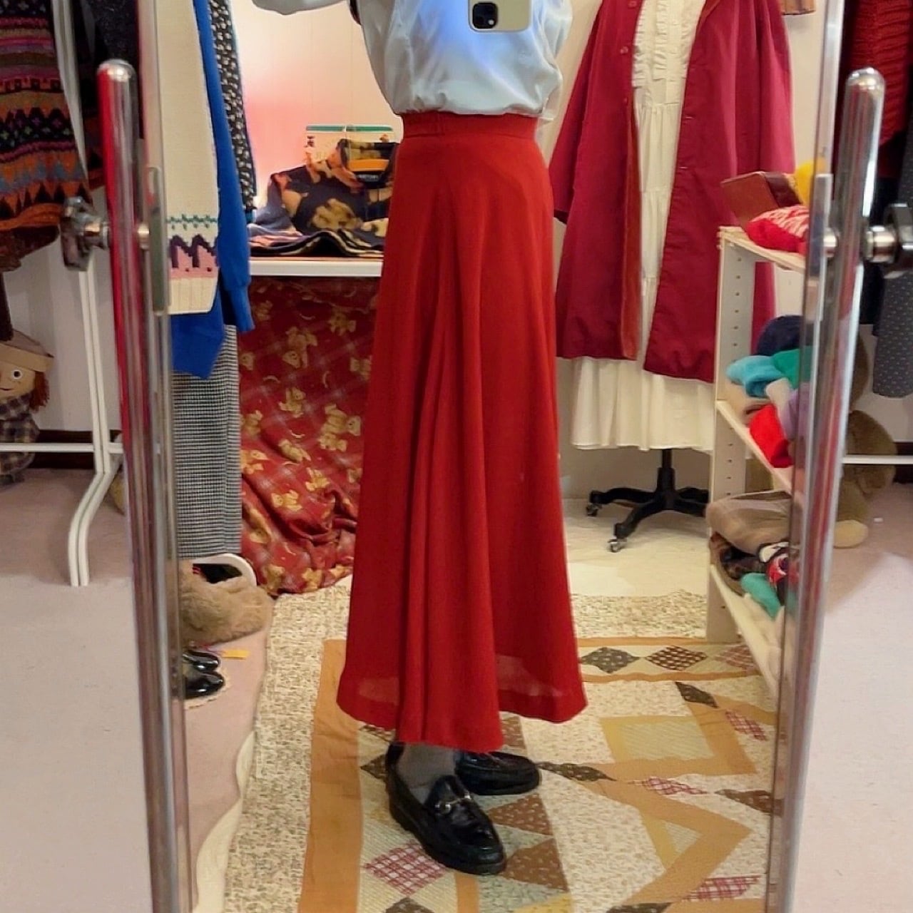 red seams flare skirt