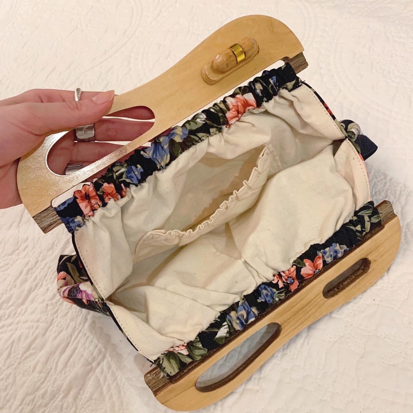 wood flower hand bag