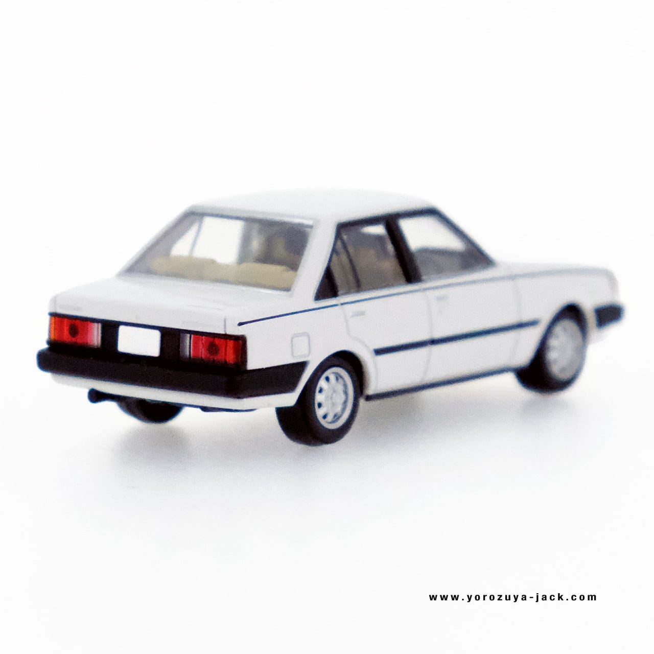 トミカリミテッドヴィンテージネオ LV-N68a トヨタ カリーナ 1500 SG