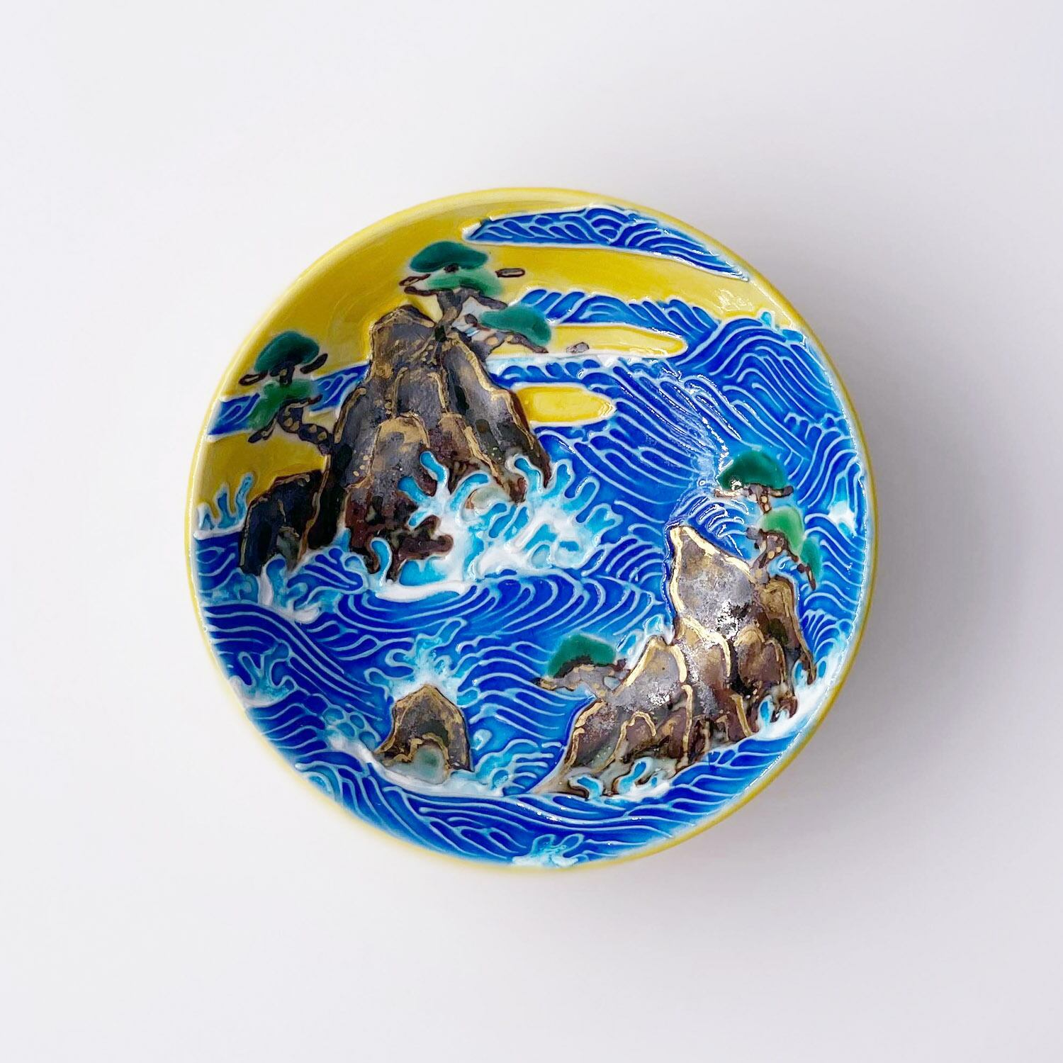 鉄絵交趾松島平盃／Wide sake cup,colored Matushimaｰdesign（wave at