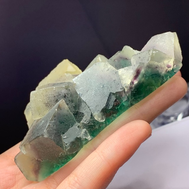 グリーンフローライト原石クラスター