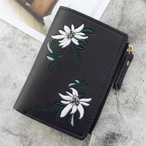 財布 二つ折り財布 花柄刺繍 花柄 チャック レディース  カードケース ウォレット 上品 クラシカル お札入れ カード収納 おしゃれ ビジネス