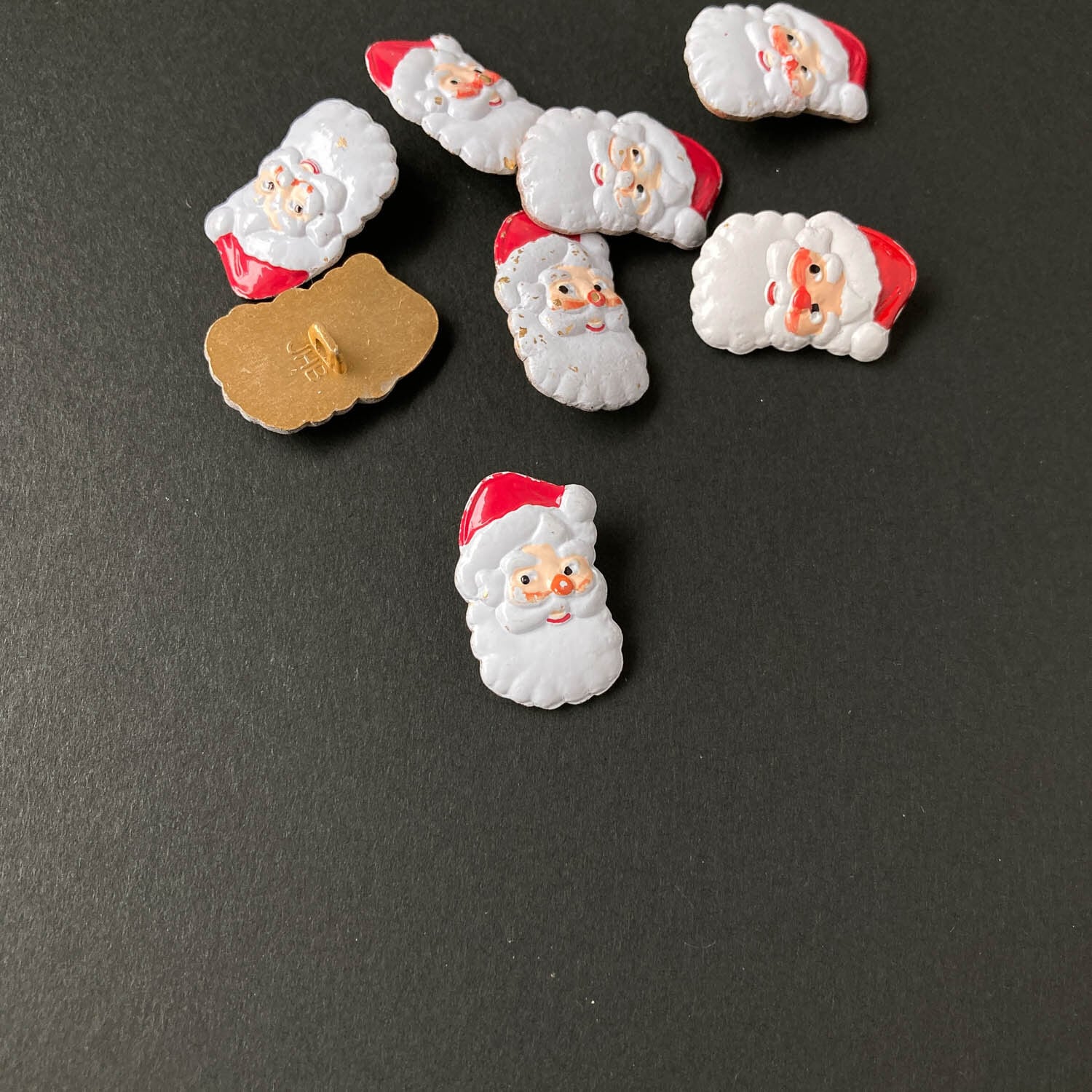 帽子を被ったサンタの顔メタルフランスボタン(23mm)