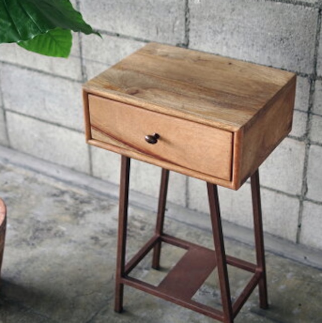 DR SIDE TABLE