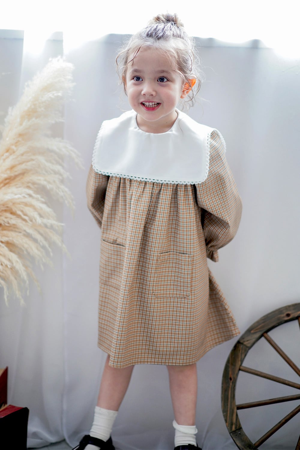 ビブカラーチェックワンピース<Beige check> | Coquette