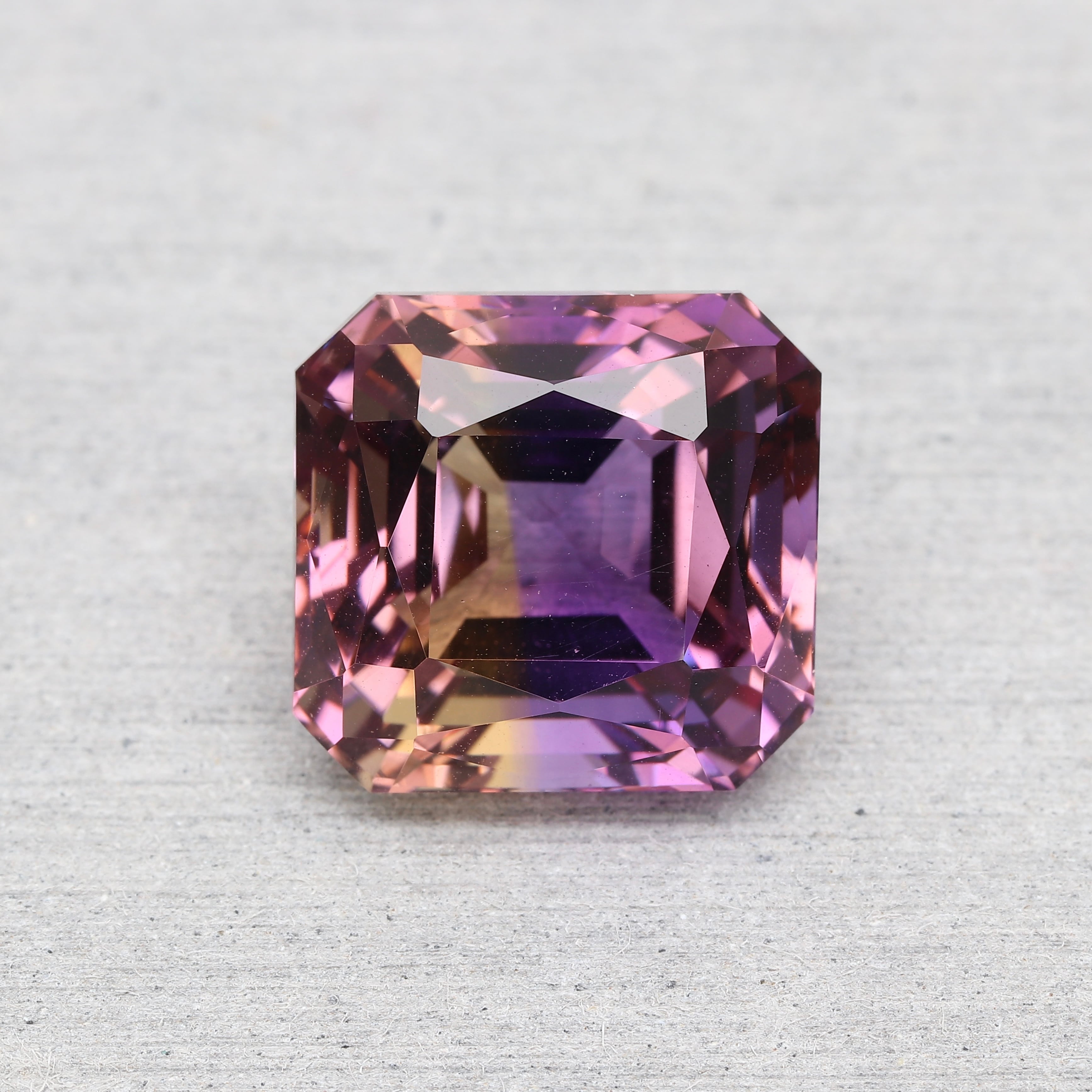 デマントイドガーネット 0.54ct ラウンド 日独産地同定 | 色石堂