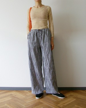 チェックのリラックスパンツ