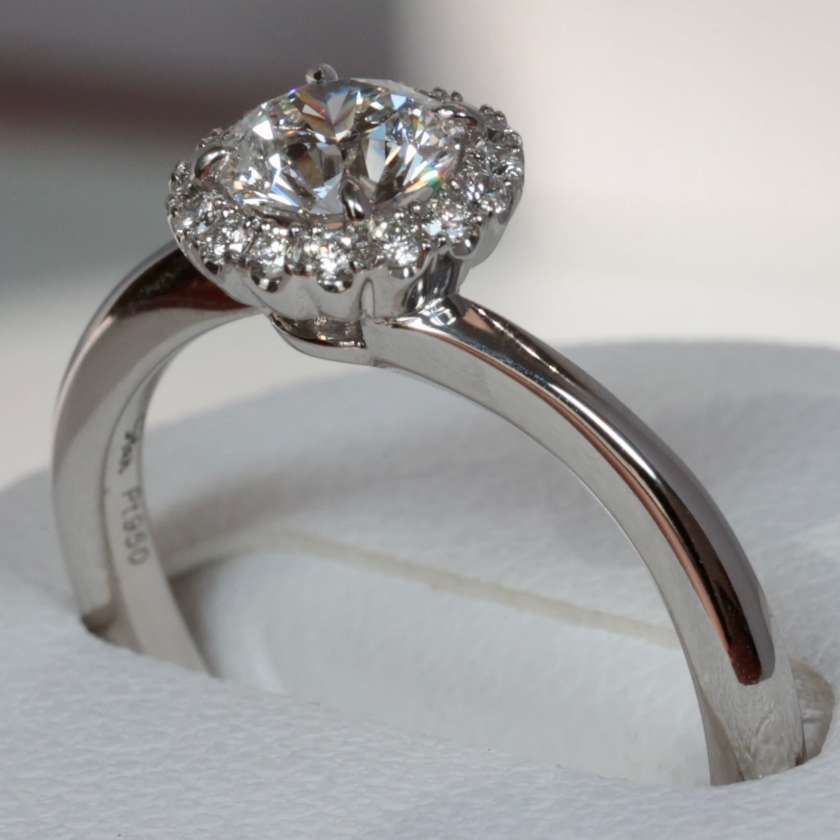 Pt950 スタージュエリー HALO ダイヤモンド 0.418ct 0.08ct リング 