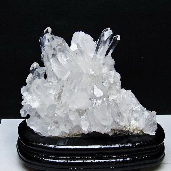 1.5Kg 水晶 クラスター マダガスカル産 台座付属 水晶 原石 一点物 182-9444
