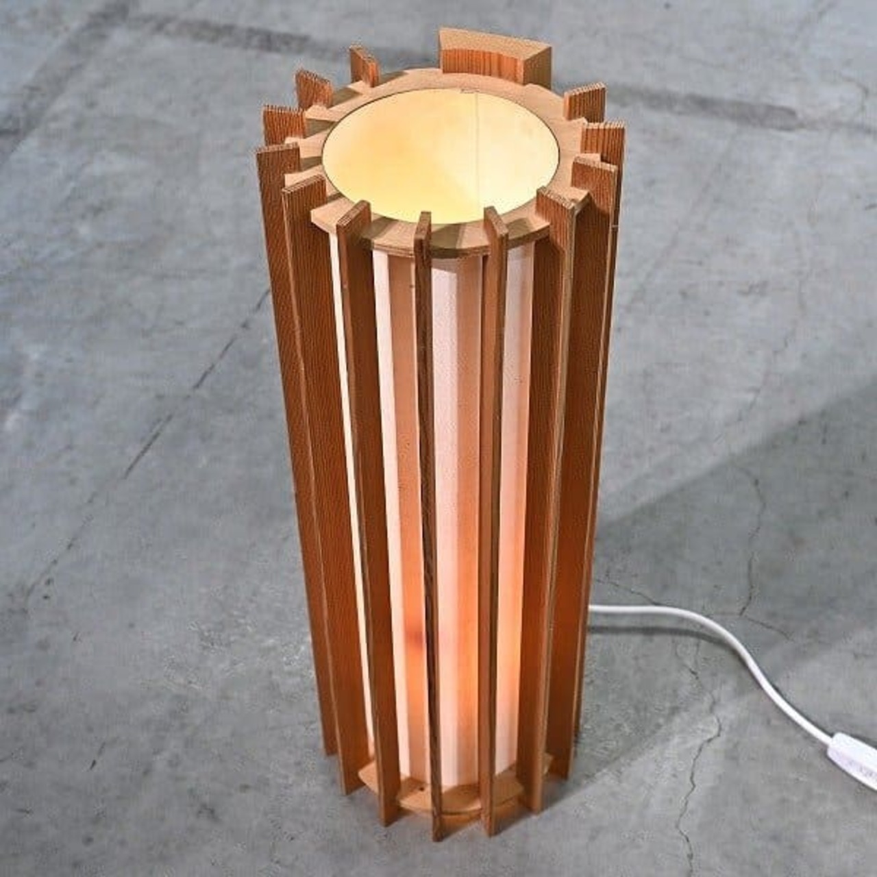 デンマーク「Tema 1」ウォールランプ パイン材 Ib Fabiansen 北欧 ホテル 旅館 玄関 寝室 廊下 店舗 客間 リビング イブ・ファビアンセン【中古家具/中古インテリア/USED家具ユーズド家具/リサイクル】