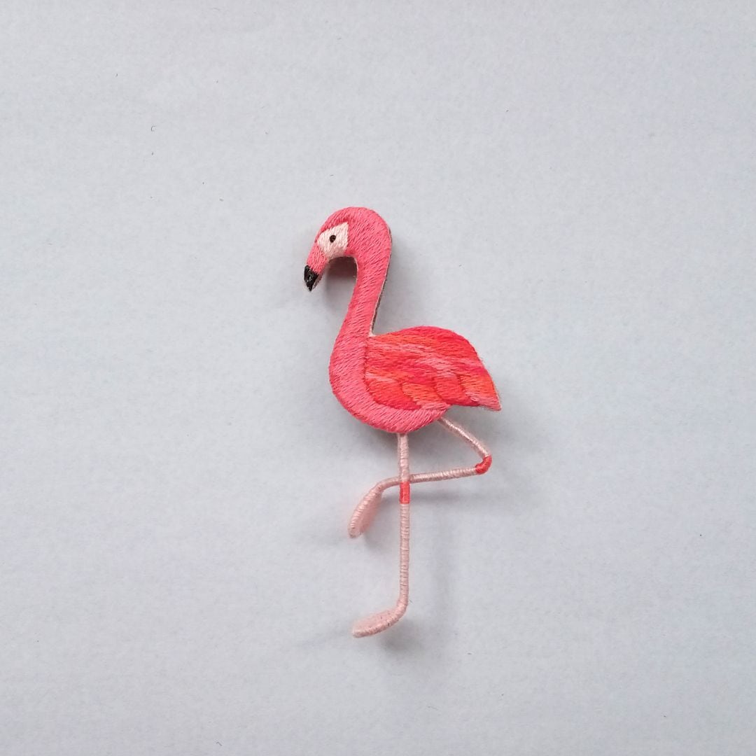 ご成約済み】フラミンゴ刺繍ブローチハンドメイド鳥刺繍