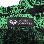 【美品 フラメンコ衣装】グリーン SONIA JOHNES ソニアジョーンズ エプロン ボウタイ シージョ 緑 黒　ブラック レース フリル