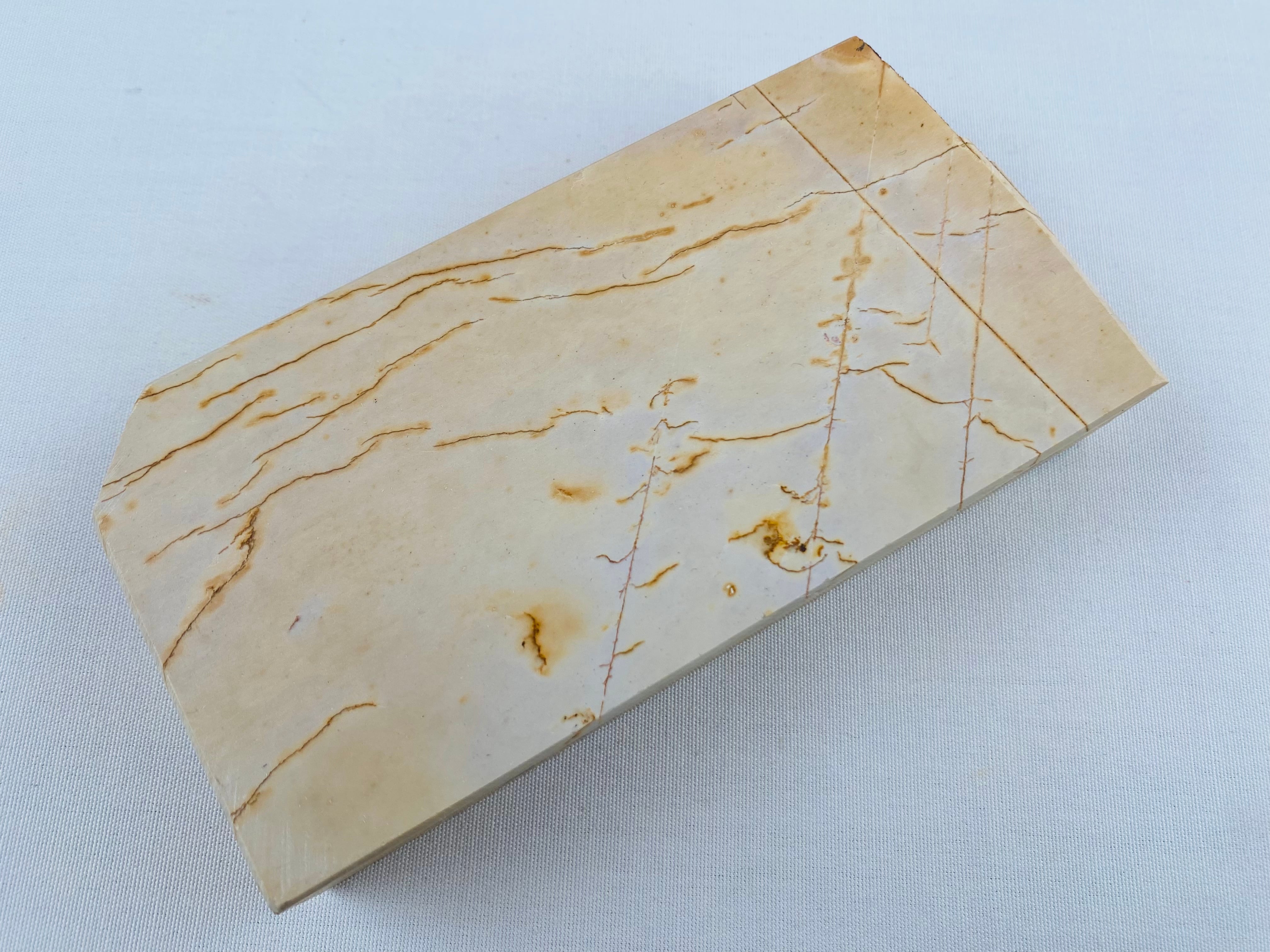 奥殿巣板レザー型