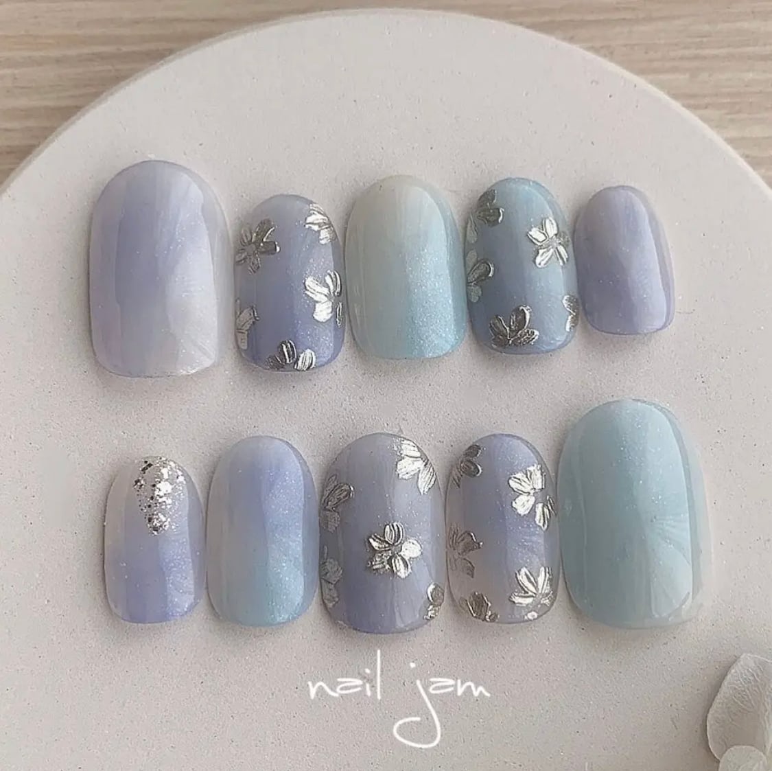 オーダーネイルチップNo.18 手書きミラーフラワーデザイン ソーダブルーのミラーフラワー 【No.030】 | nail jam 【ネイルチップ