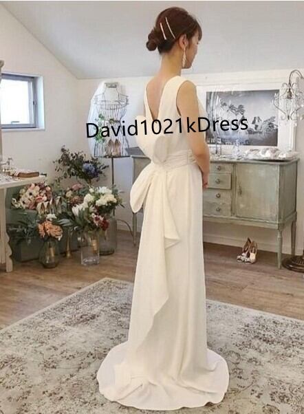 Vネック ウエディングドレス オフホワイト 大きなリボン 二次会  