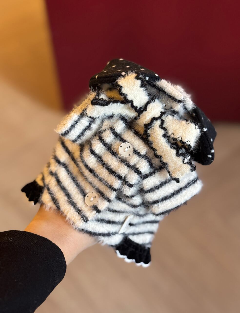 予約【SICGGU】Hairy Knit Ribbon Cardigan (Black & White)