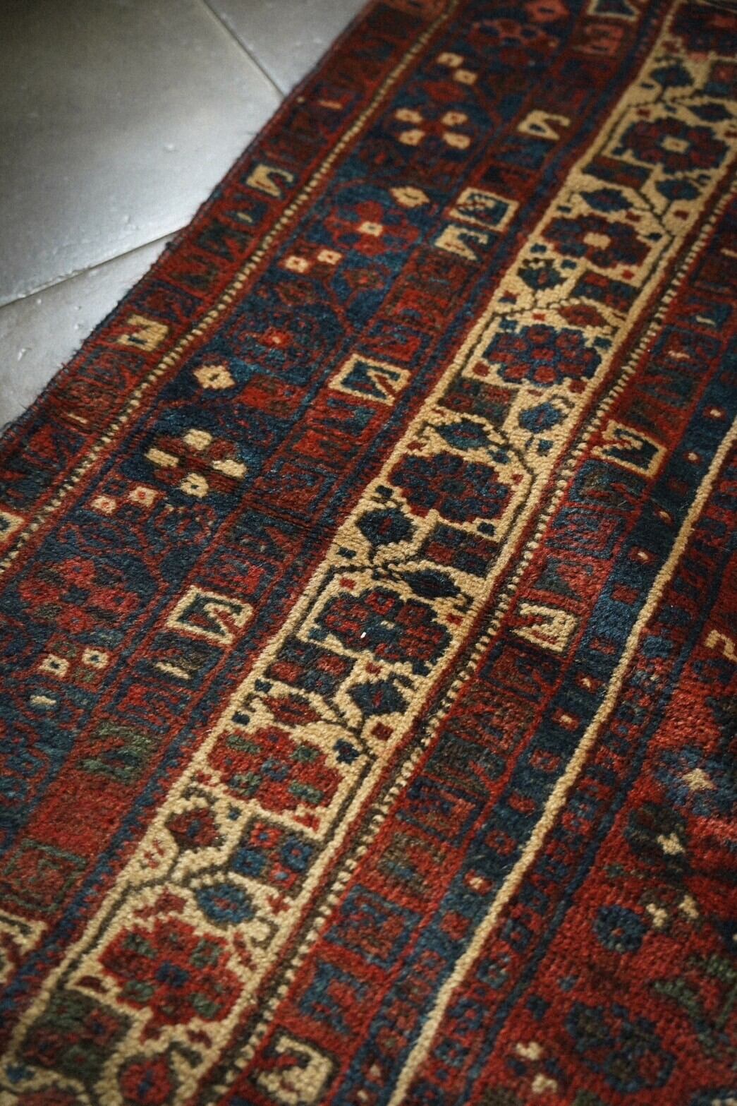 1338-Semi Antique Qashqai rug | 手織りのヴィンテージラグ専門店