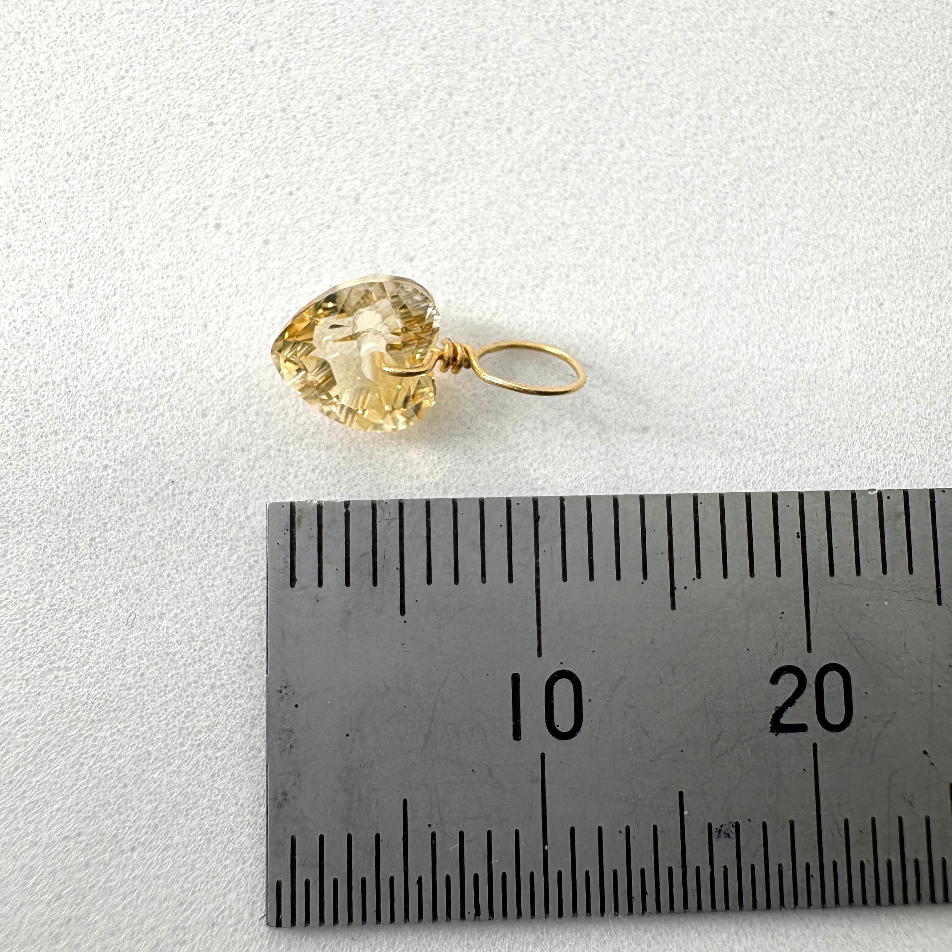 シトリン ハートカットペンダントトップ ブラジル産 約6㎜ | ヒロ