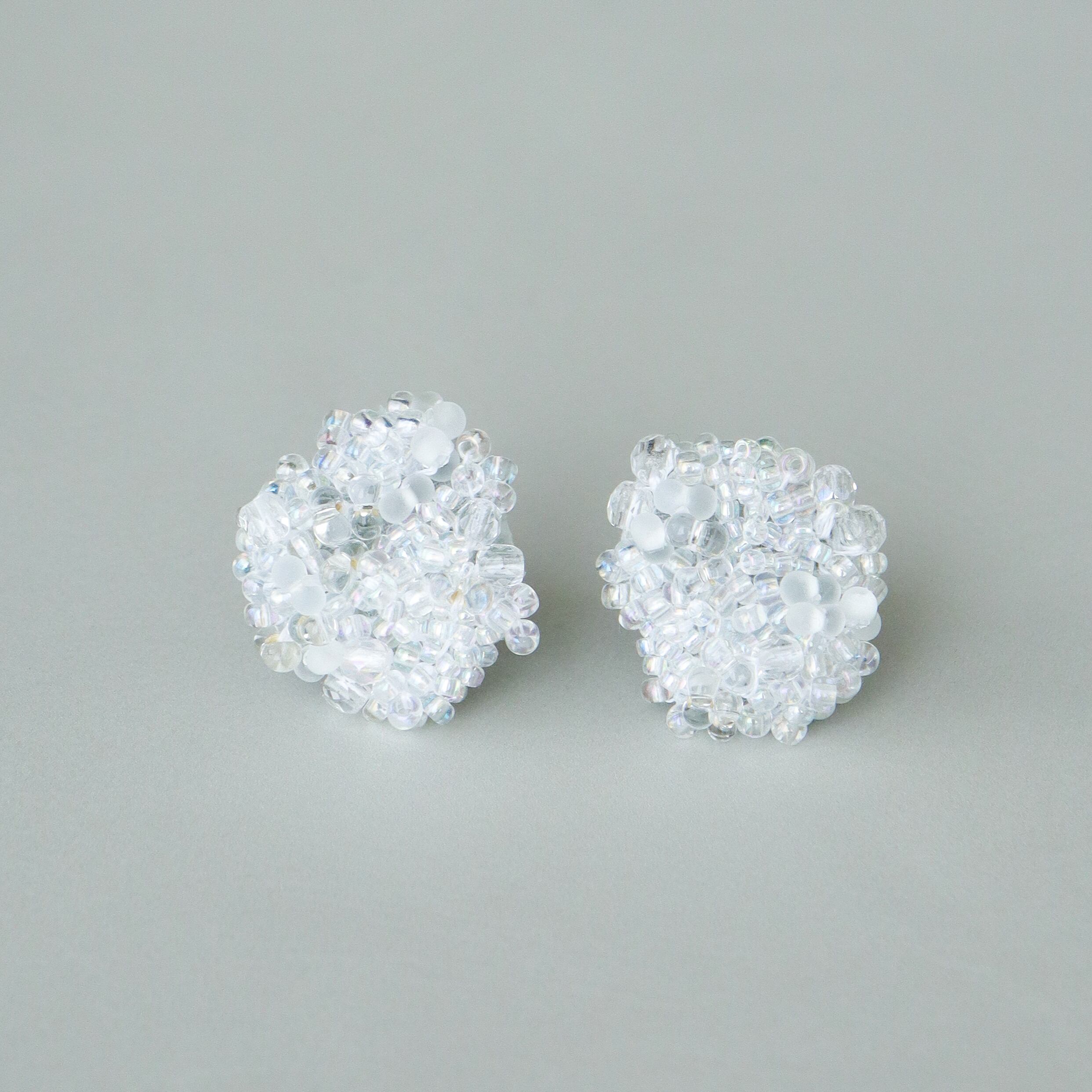 オートクチュール刺繍のピアス Oval-05 / Clear ※イヤリングに変更可