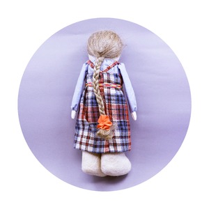 マリア・ドミトリエワ作　人形