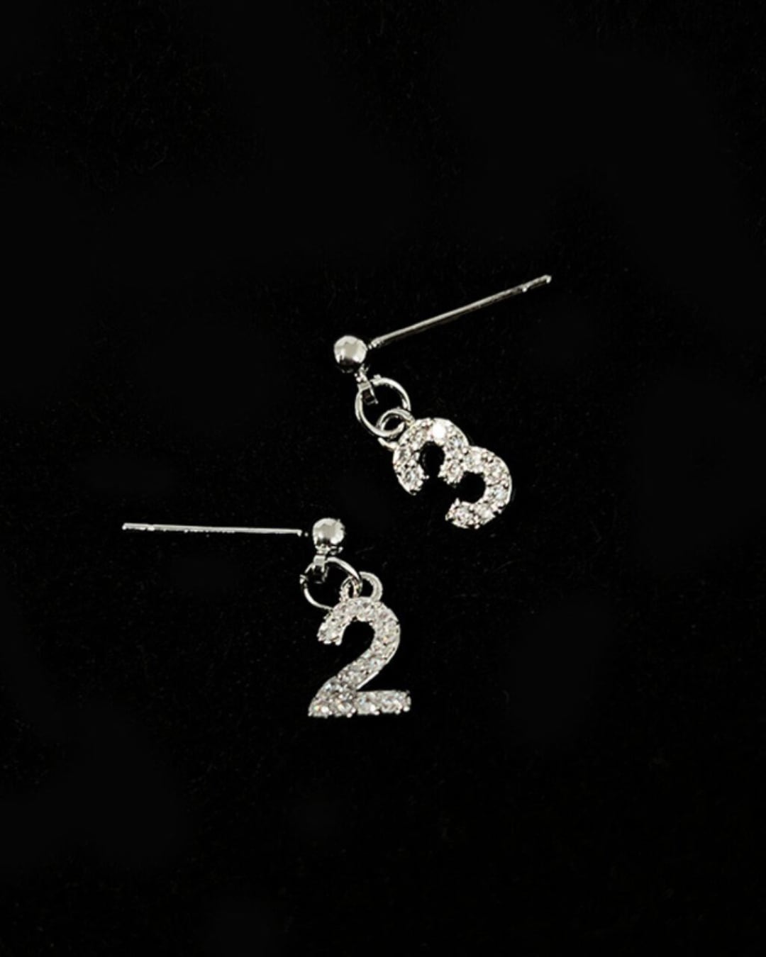 ナンバーデザインピアス A30117