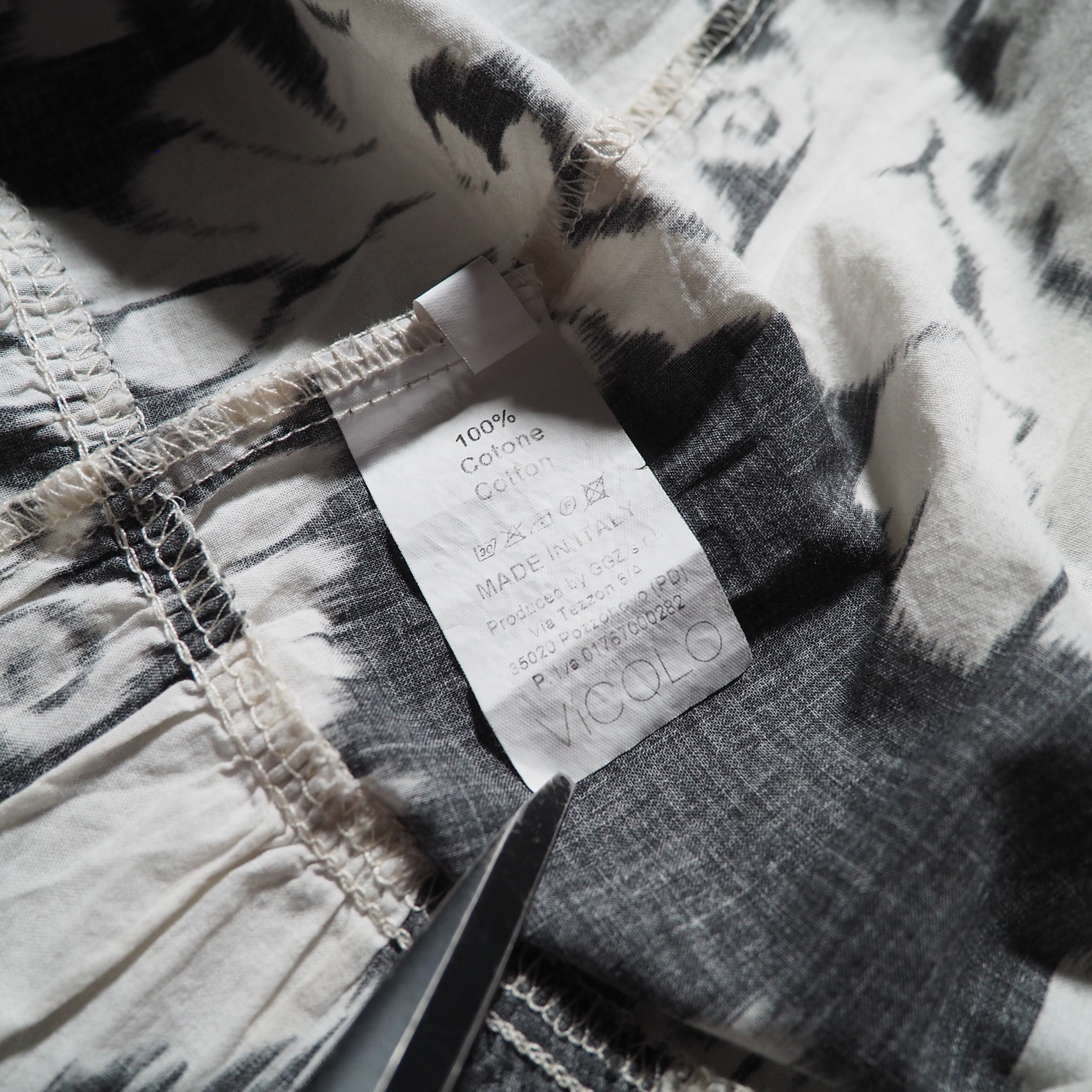 1990s Beautiful Gothic Flower pattern Design vintage onepiece Dress (made in Italy)