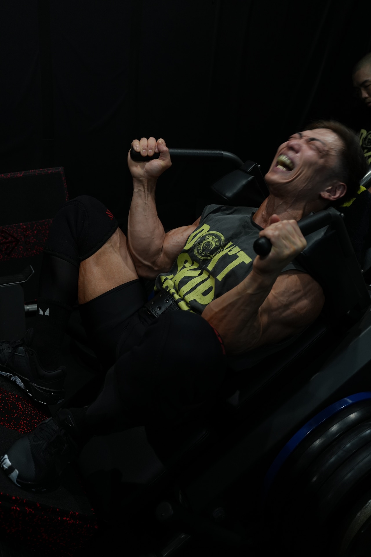 Dont_skip_leg_day_T-shirt_BLACK/YELLOW
